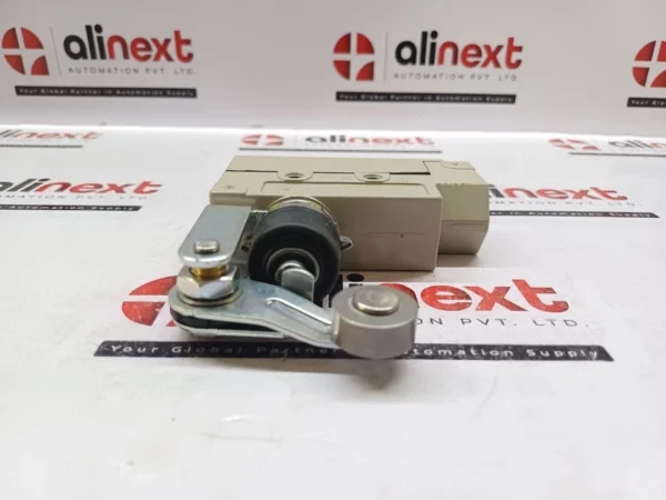 Omron ZE-NA2-2 Limit Switch (Roller Lever Type)