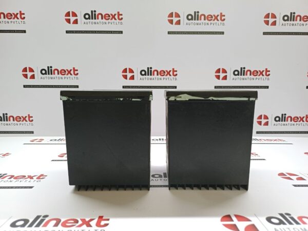parts for Lot of 2x Yokogawa UM350 Digital Indicator Alarms 100-240VAC 50/60Hz