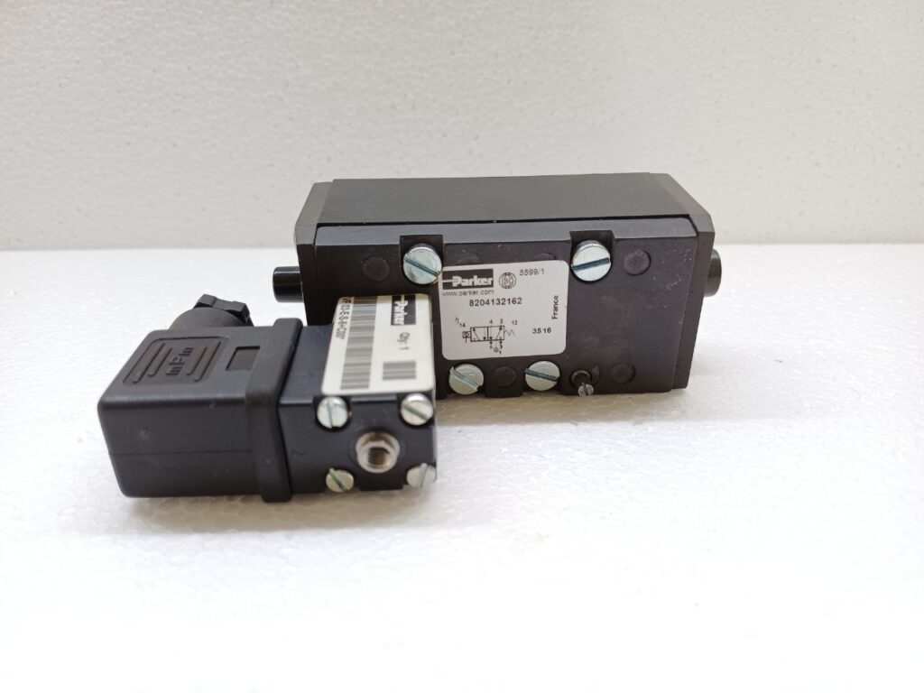 Parker VF 03-E-5-6+C00 Solenoid Valve Coil 24V AC/DC, 4W/6VA 14bar