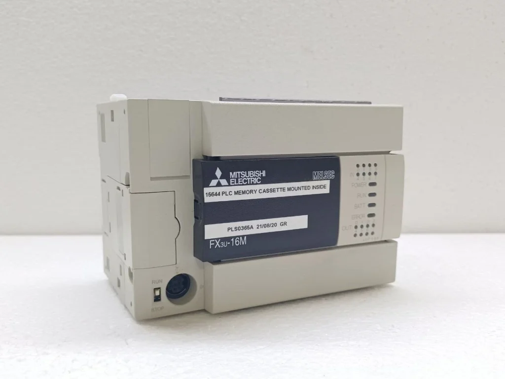 Mitsubishi FX3U-16MR/ES PLC Programmable Controller 16 I/O 100-240VAC Tested