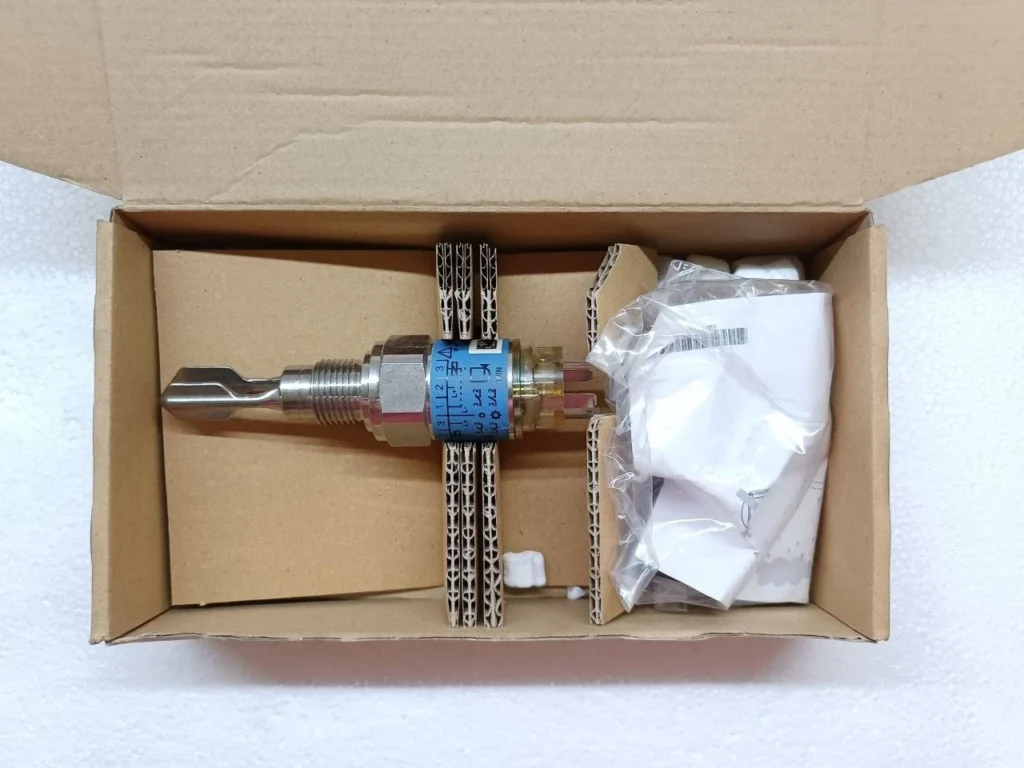 Endress+Hauser Liquiphant T FTL20-0020 Level Switch Sensor DC PNP