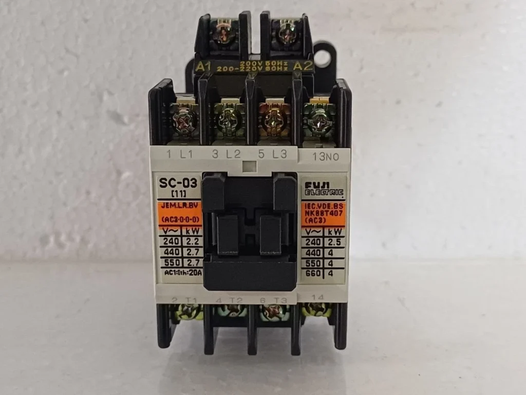 Fuji Electric SC-03, SC-03(11) Magnetic Contactor 3P AC 20A Coil 200-220V