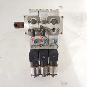 KANEKO SANGYO MB15G-8-A3P Air Solenoid Valve Assembly 4-Way 2-Position 220V AC
