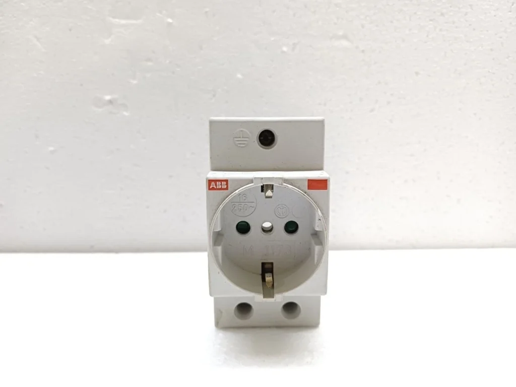 ABB M1173 DIN Rail Schuko Socket Outlet 16A 250V